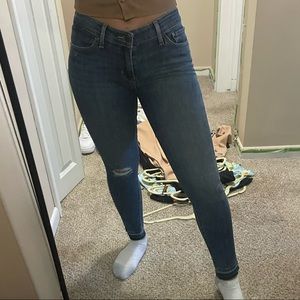 Levi’s jeans- Style ‘711 Skinny’